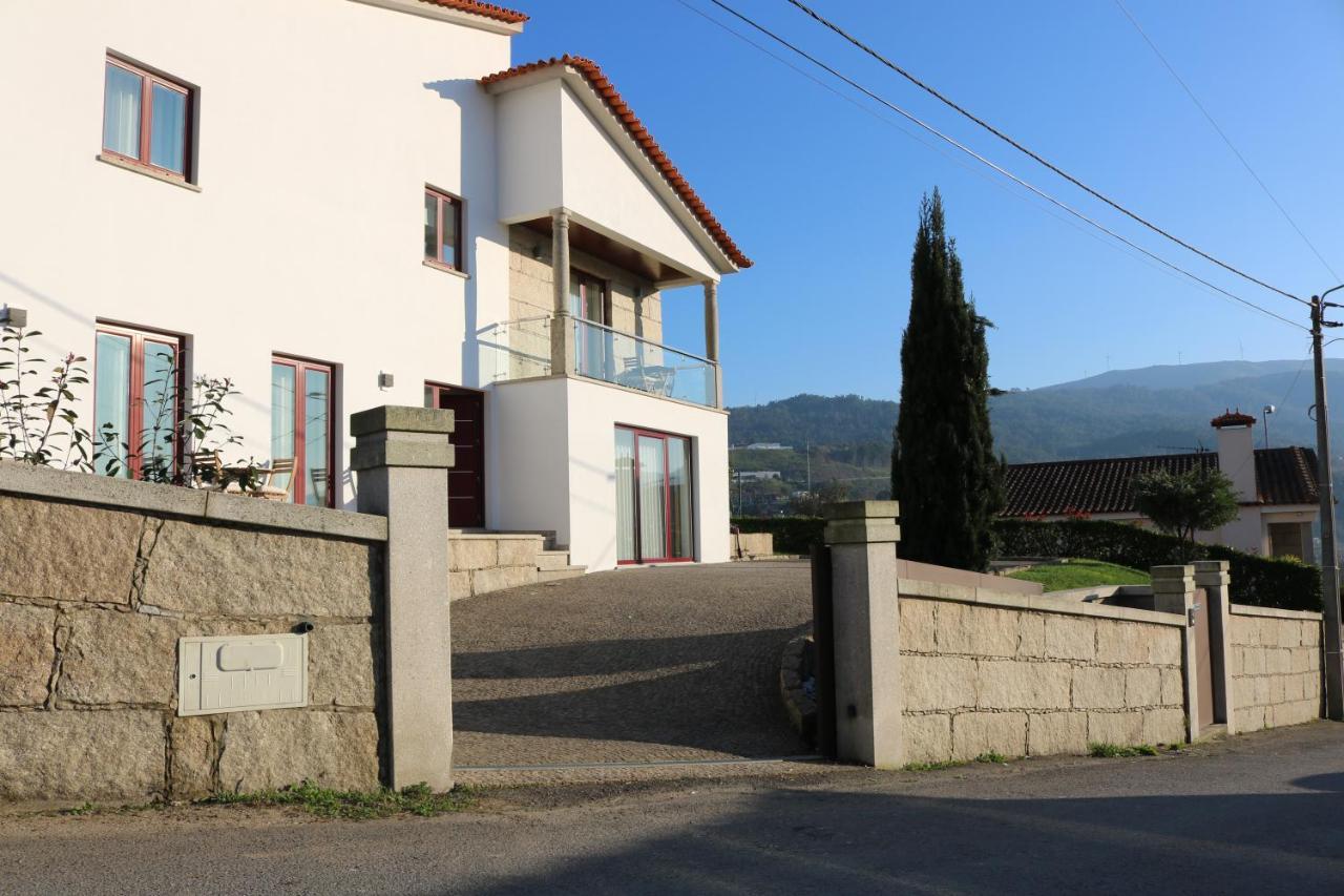 Villa Tavares Suites Arouca Bagian luar foto