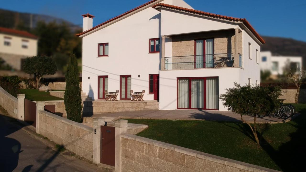 Villa Tavares Suites Arouca Bagian luar foto